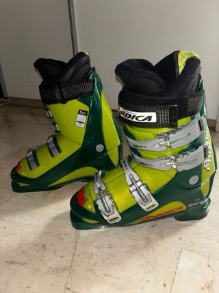 Botas Esquí Nordica 25-25.5 (39-40) nuevas