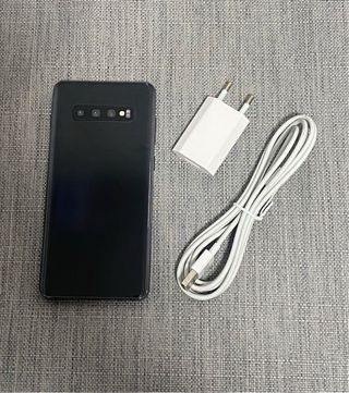 Samsung S10 Plus + Cargador y Cable