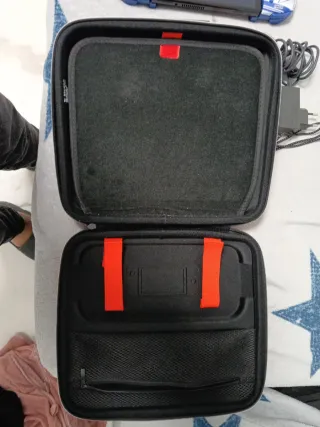 Nintendo Switch OLED con accessori