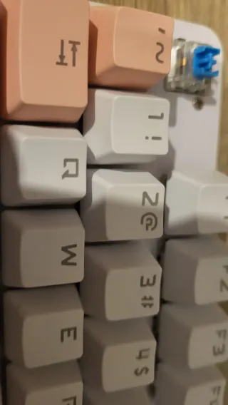 Teclado Mecánico Gaming BAJEAL Rosa/Blanco