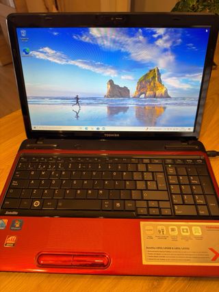 Portátil Toshiba Rojo