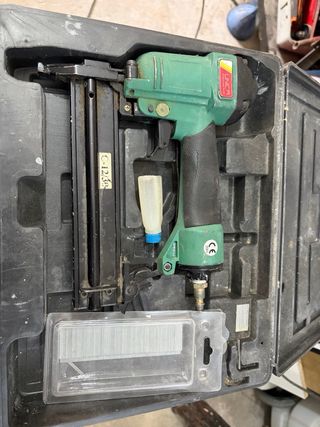 Pistola Neumática Clavos