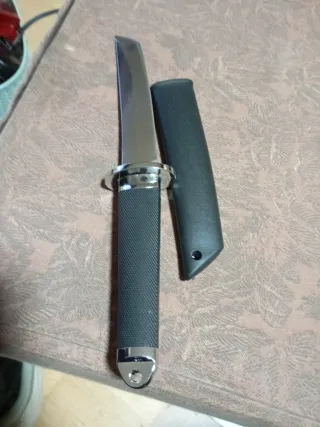 Herramienta japonesa con funda