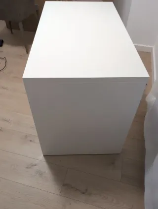 Escritorio blanco estilo Ikea madera con cajones