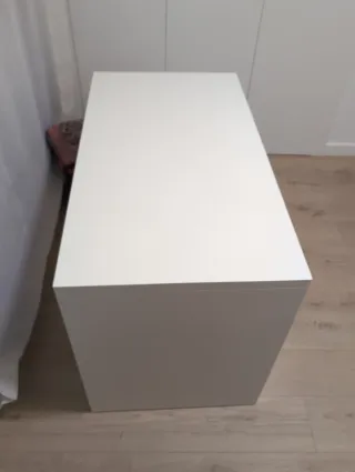 Escritorio blanco estilo Ikea madera con cajones