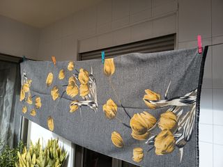Chal estampado de tulipanes