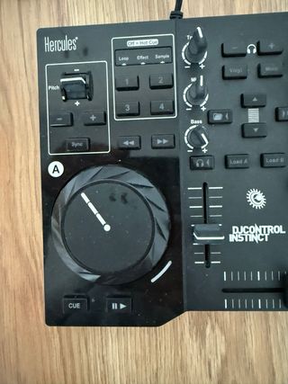 Controladora DJ Hercules DJ Control Instinct