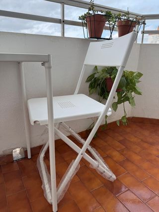 Mesa y 2 Sillas Plegables IKEA