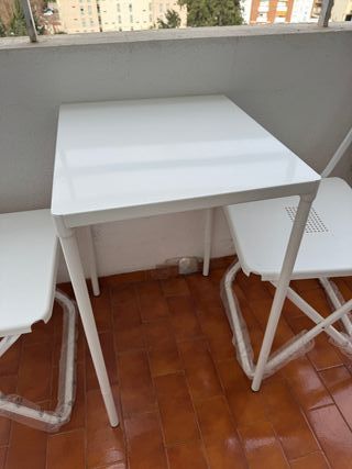 Mesa y 2 Sillas Plegables IKEA