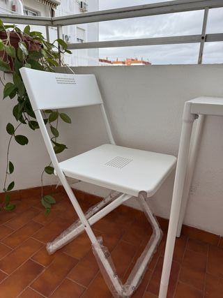 Mesa y 2 Sillas Plegables IKEA