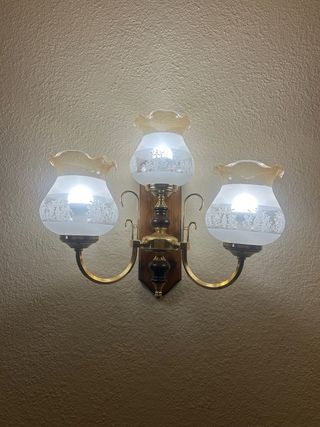 Lámpara de pared madera, metal y cristal