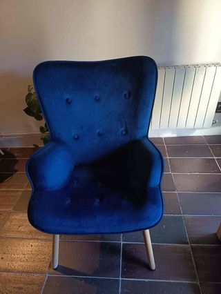 Elegante butaca azul