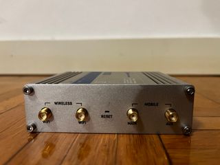 Router LTE Teltonika RUT360 con alimentatore