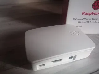 Raspberry Pi 3 Model B + Fuente Alimentación