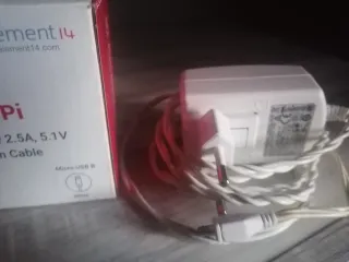 Raspberry Pi 3 Model B + Fuente Alimentación