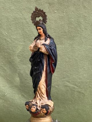Purísima Concepción policromada, peana metal 37cm