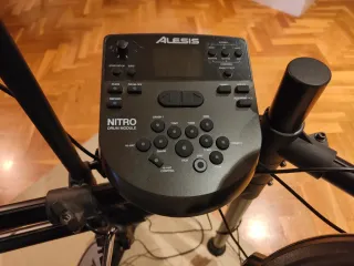 Batería Electrónica Alesis DM7X Kit