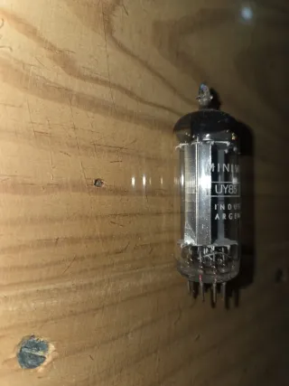 Válvula UY85 radio antigua de valvulas