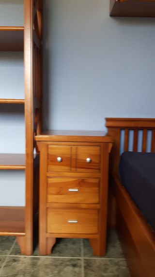 Dormitorio madera maciza
