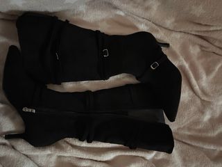 Botas gamuza negras tacon con hebillas