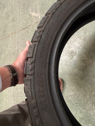 Juego de neumáticos Mitas para Moto