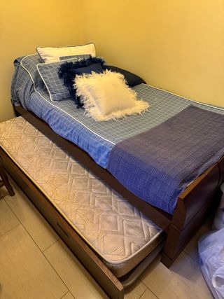 Conjunto dormitorio juvenil de madera noble