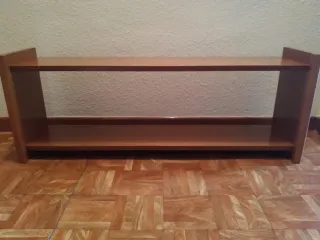 Estantería de madera, para colgar y con 2 baldas