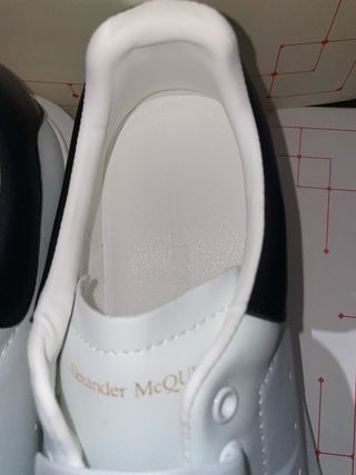 Scarpe Alexander McQueen bianche e nere