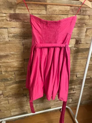 Vestido rosa palabra de honor Bershka Talla S