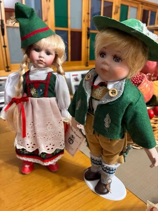 Coppia di Bambole in Porcellana Stile Tedesco