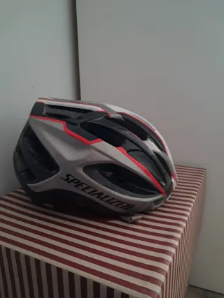 Casco MTB marca Specialized Talla Adulto 54-62cm