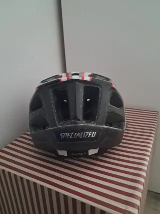 Casco MTB marca Specialized Talla Adulto 54-62cm