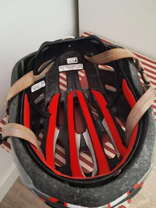 Casco MTB marca Specialized Talla Adulto 54-62cm