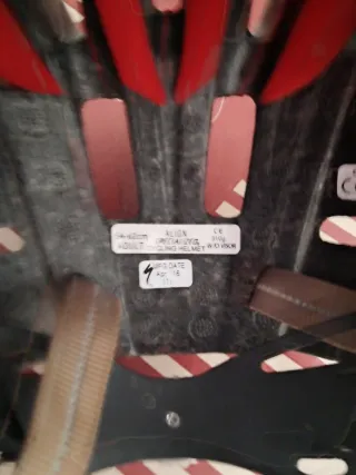 Casco MTB marca Specialized Talla Adulto 54-62cm