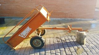 Mula mecánica con remolque y aperos. Lote