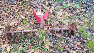 Mula mecánica con remolque y aperos. Lote