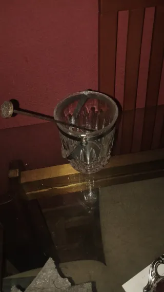 2 Cubiteras de cristal con varilla