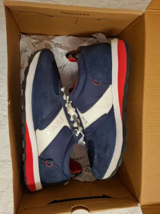 Zapatillas Etonic azules y rojas