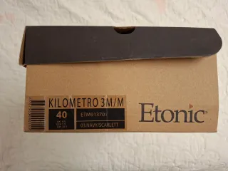 Zapatillas Etonic azules y rojas