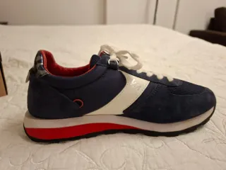 Zapatillas Etonic azules y rojas