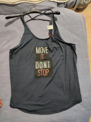 Canotta con spalline e scritta