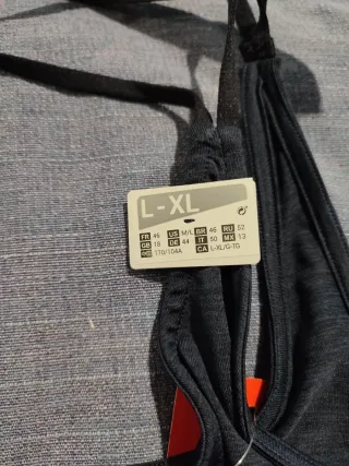 Canotta con spalline e scritta