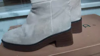 Stivali Unisa camoscio burro n.37