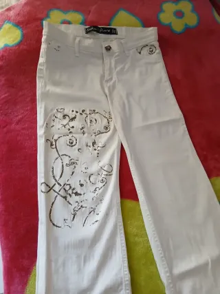Pantalón blanco elástico con estampado