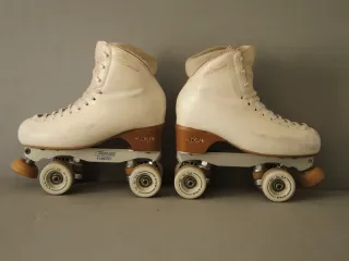 Edea Classico 255 (38) Roll Line Variant M  Figure