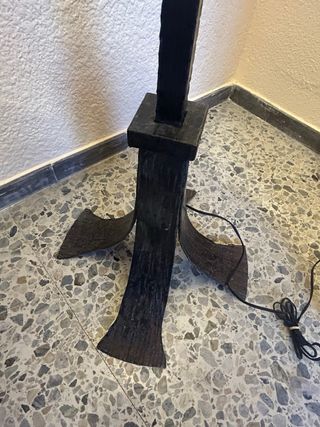 Lámpara de pie beige y negra