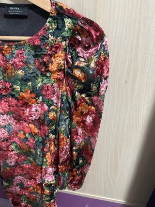 Vestido Bershka flores terciopelo ajustado S