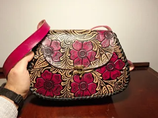 Bolso de piel auténtica producto artesanal único