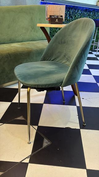 Sillas de terciopelo gris y verde