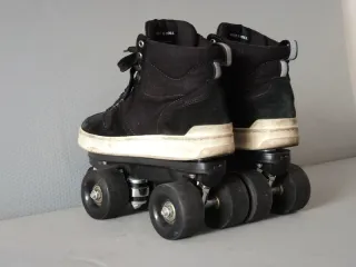 Slades by Flaneurz Walk & Roll 37